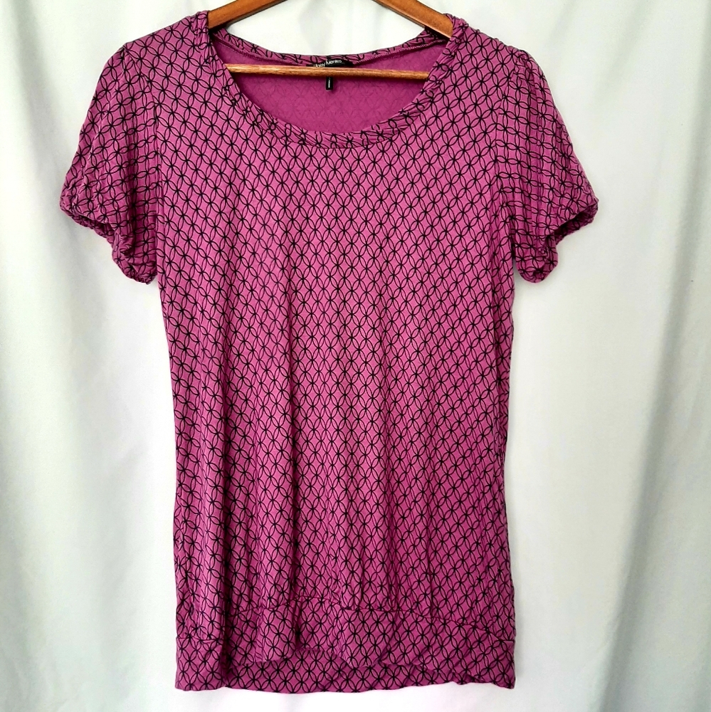 Apt 9 Top